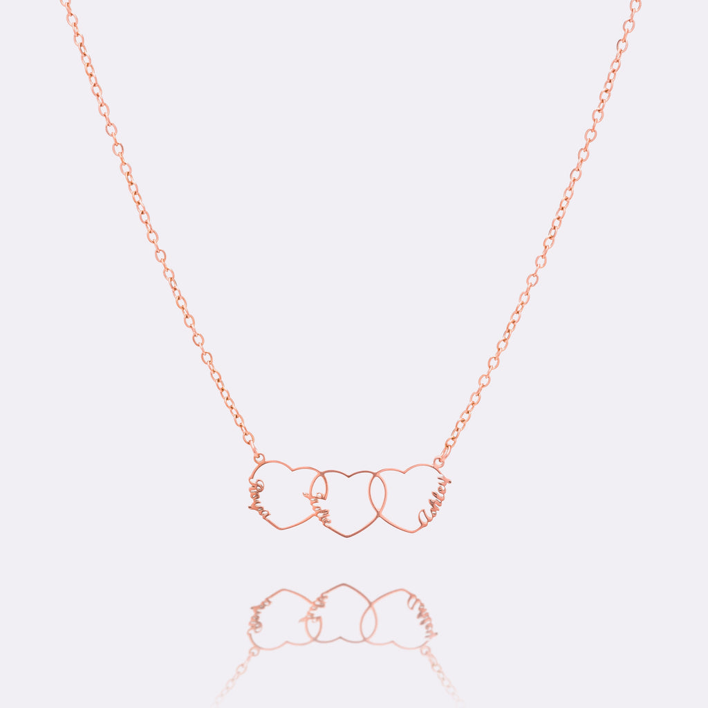 Collar personalizado con nombre en forma de corazón