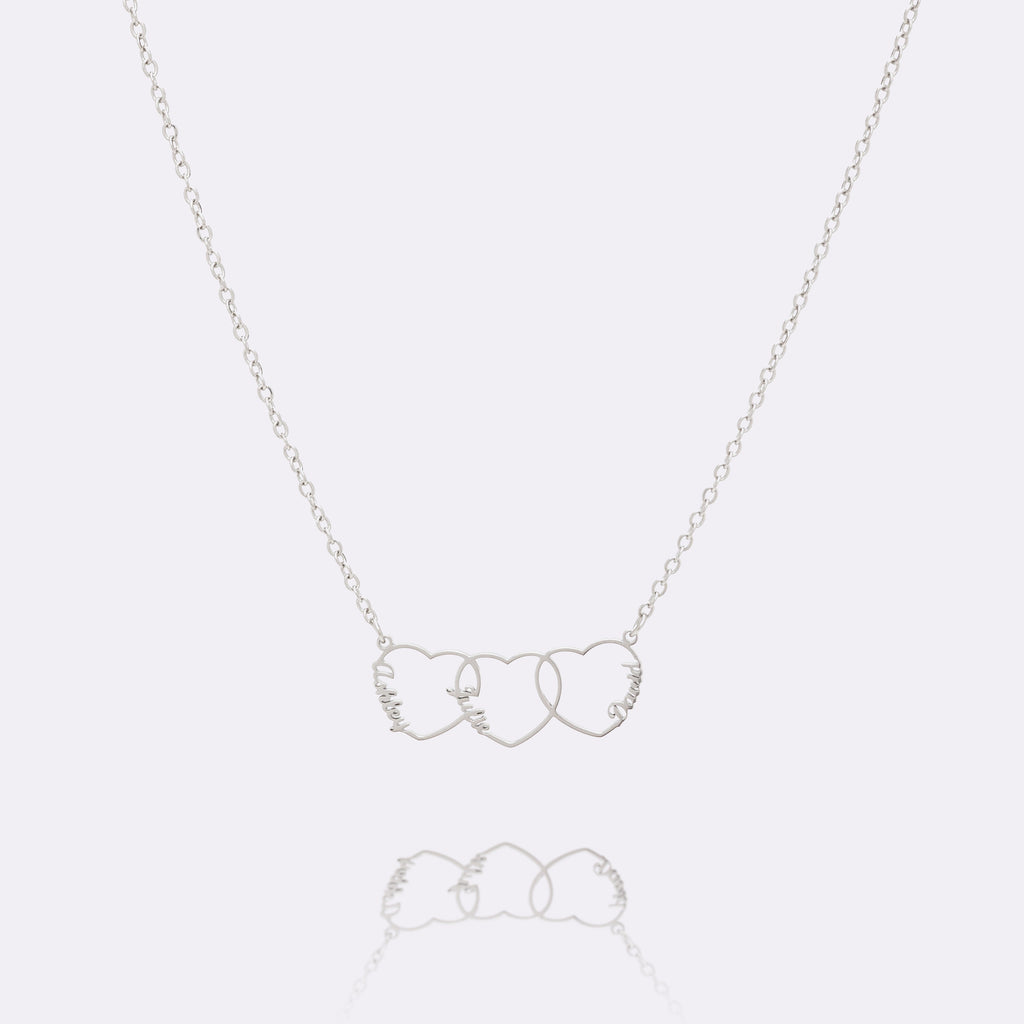 Collar personalizado con nombre en forma de corazón