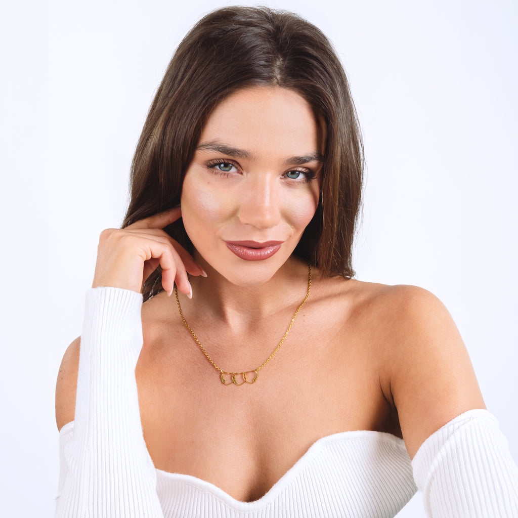 Collar personalizado con nombre en forma de corazón