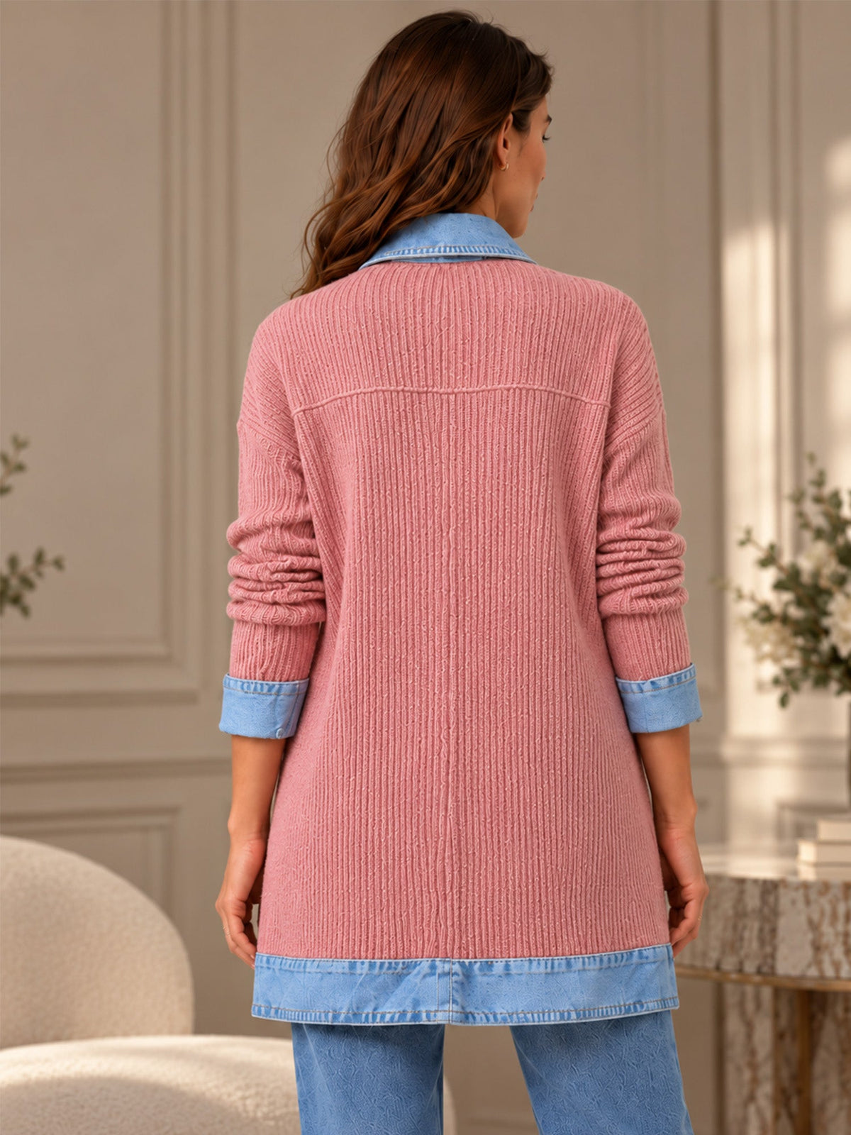 Elegante abrigo vaquero para mujer con acogedor panel de punto de canalé