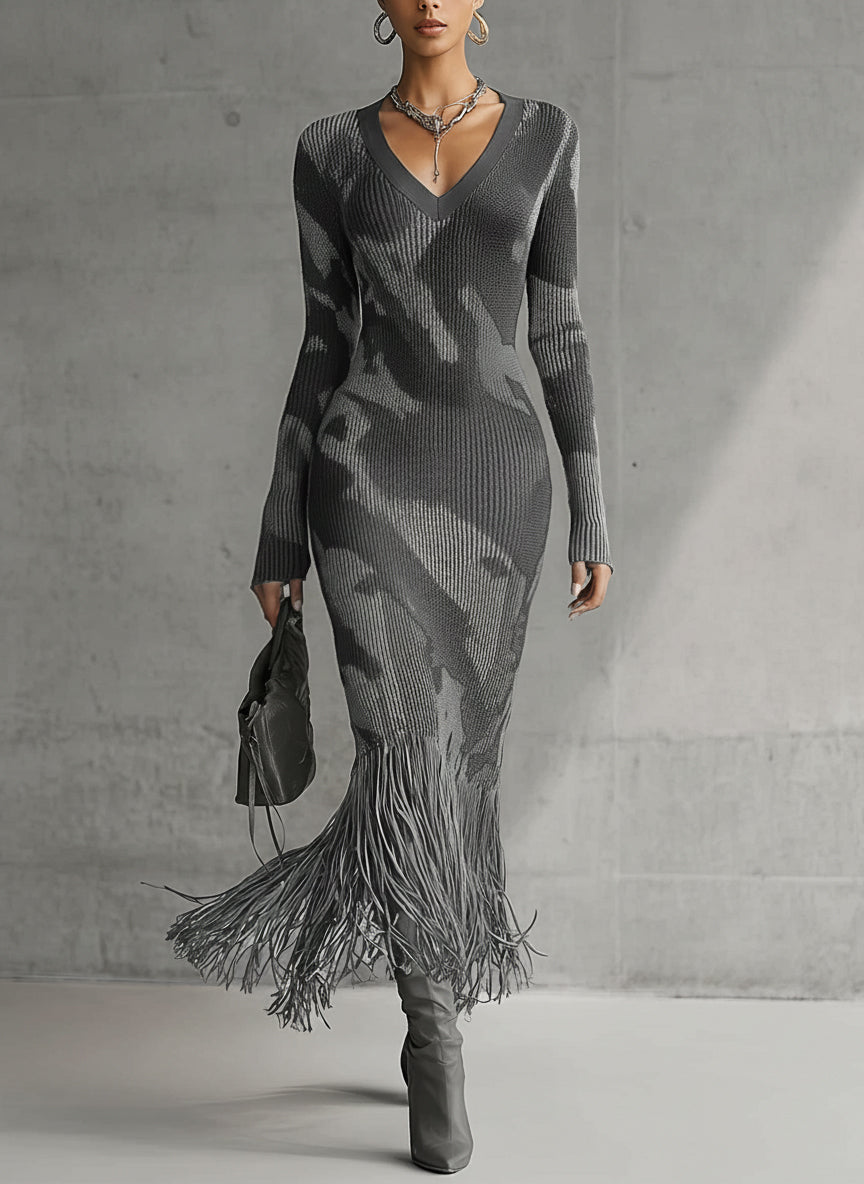 Vestido de punto ajustado Yohers con camuflaje verde oliva, escote en V y dobladillo con flecos